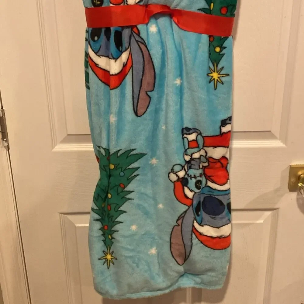 BNWT DISNEY STITCH Christmas Tree Santa Costume Plush Blanket Throw